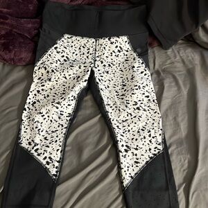 Size L Athleta Capris - no tags but never worn